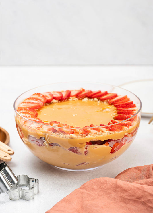 Alfajor con fresa en bowl