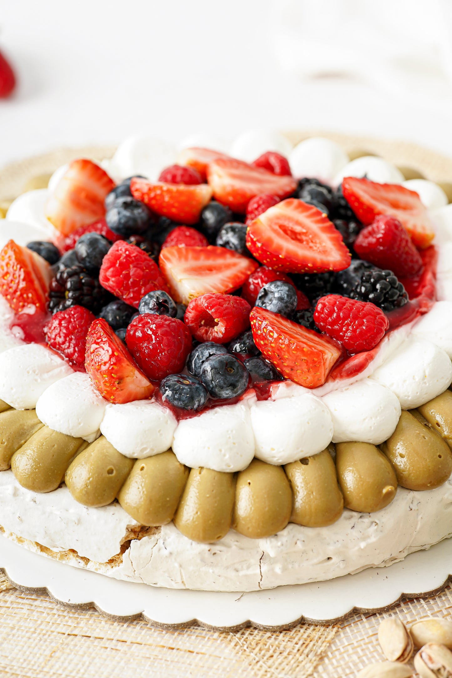 Pavlova de pistacho y frambuesa