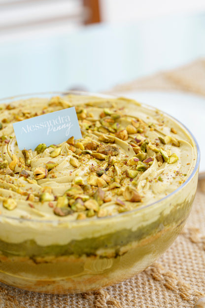 Tres Leches de pistacho bowl