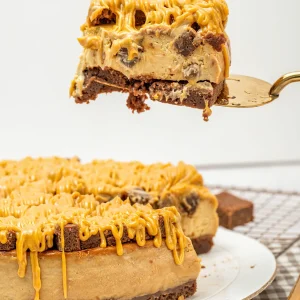 Cheesecake de Lúcuma con Brownie
