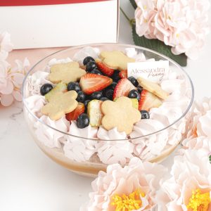Tres leches de frutos rojos Bowl